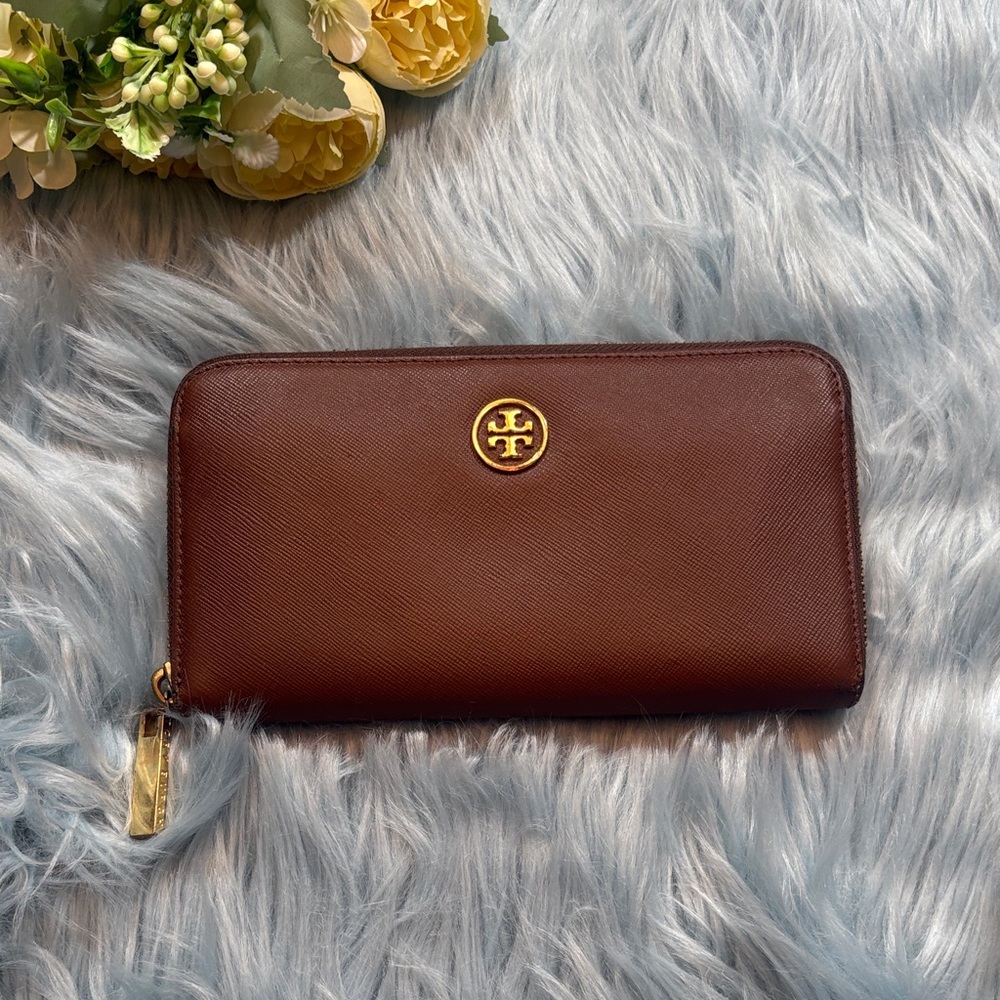 Tory Burch Robinson Zip Continental Leather Wallet